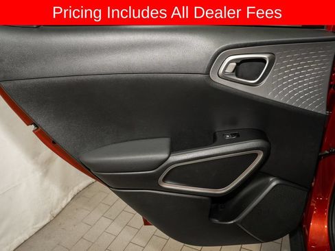 Used 2022 Kia Soul LX w/ Technology Package FWD image 8
