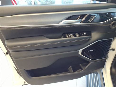 New 2026 Jeep Grand Wagoneer L Limited image 10