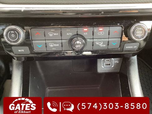 Used 2025 Jeep Compass Trailhawk AWD/4WD image 18