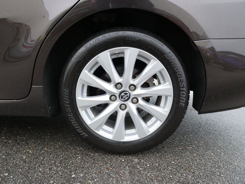 Used 2018 Toyota Camry LE image 12