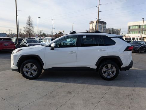 Used 2022 Toyota RAV4 XLE w/ Convenience Package image 8