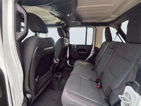 Used 2024 Jeep Wrangler Unlimited Rubicon AWD/4WD image 17