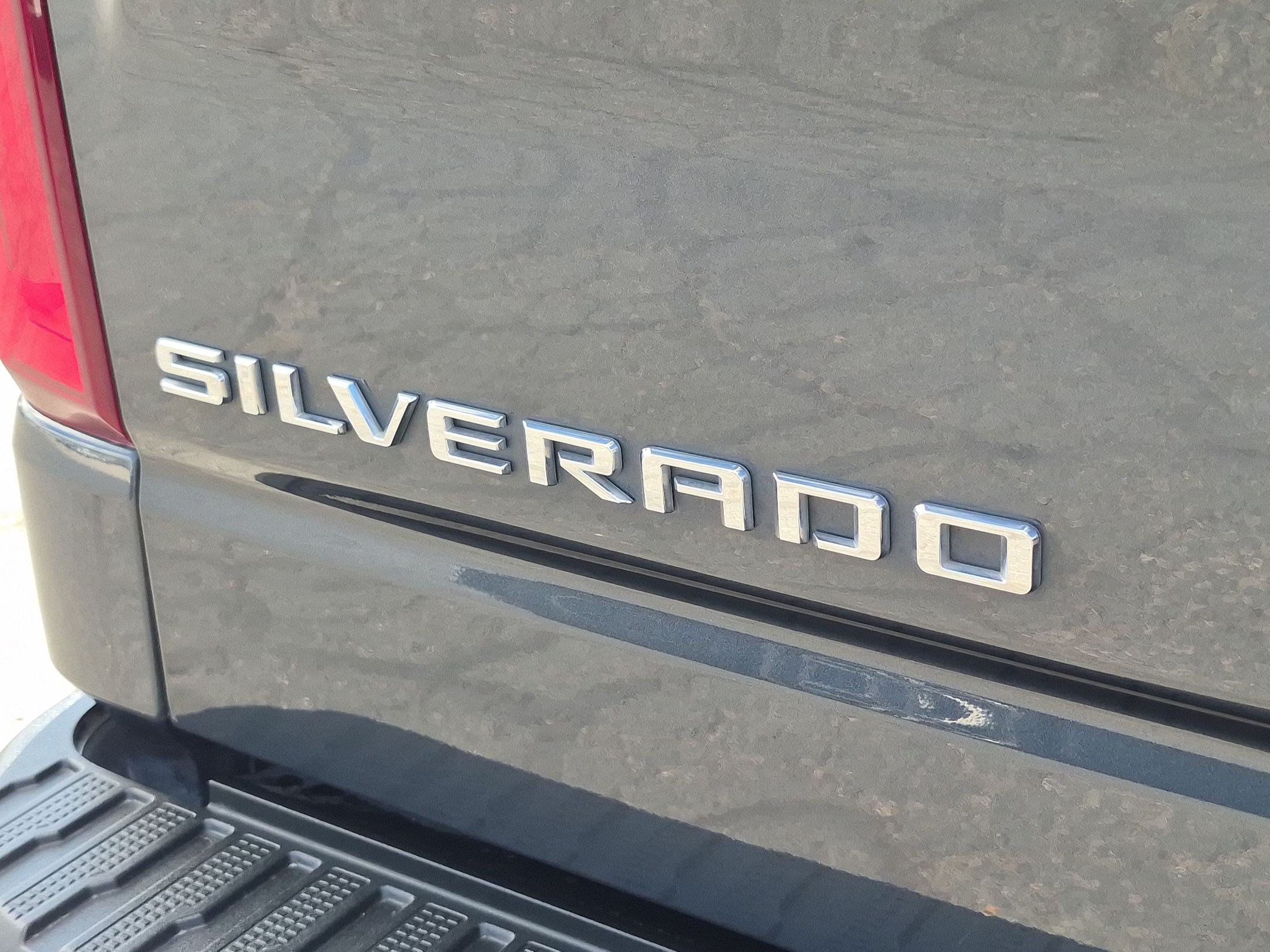 Certified 2021 Chevrolet Silverado 1500 LTZ w/ LTZ Premium Package AWD/4WD image 15