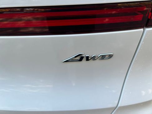 Used 2025 Genesis GV70 2.5T image 10