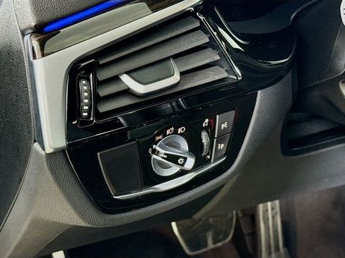 Used 2023 BMW M550i xDrive w/ Executive Package image 10