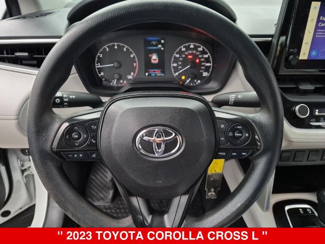 Used 2023 Toyota Corolla Cross L AWD/4WD image 18