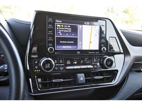 Used 2022 Toyota Highlander Limited FWD image 22