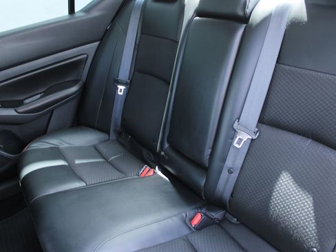 Used 2023 Nissan Altima 2.5 SR FWD image 14