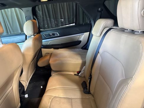 Used 2017 Ford Explorer XLT w/ Equipment Group 202A FWD image 16