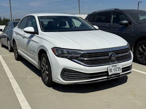 Used 2024 Volkswagen Jetta S image 2