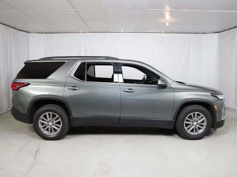 Used 2022 Chevrolet Traverse LT AWD/4WD image 2