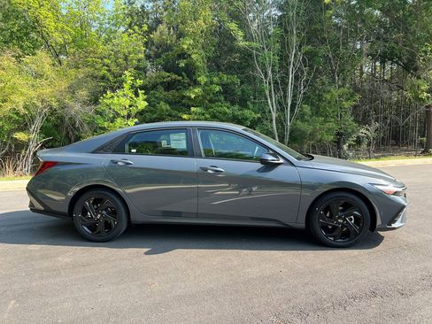 New 2026 Hyundai Elantra Sport FWD image 5