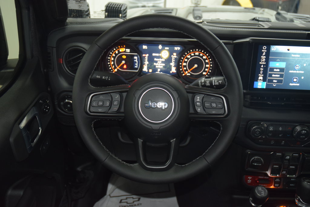 Used 2026 Jeep Wrangler Unlimited Rubicon w/ Safety Group AWD/4WD image 44