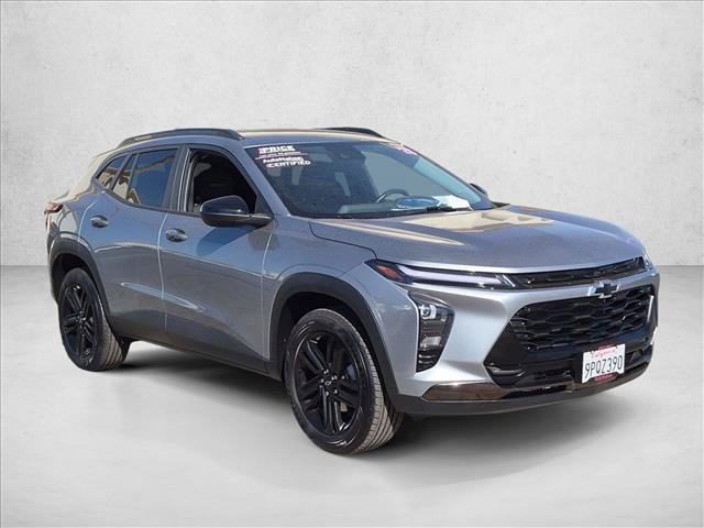 Used 2025 Chevrolet Trax ACTIV w/ Driver Confidence Package FWD image 3