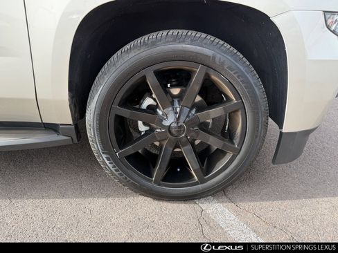 Used 2017 Chevrolet Tahoe LT w/ Luxury Package RWD image 10