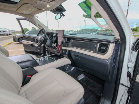 Used 2022 Ford Expedition Max Platinum AWD/4WD image 18