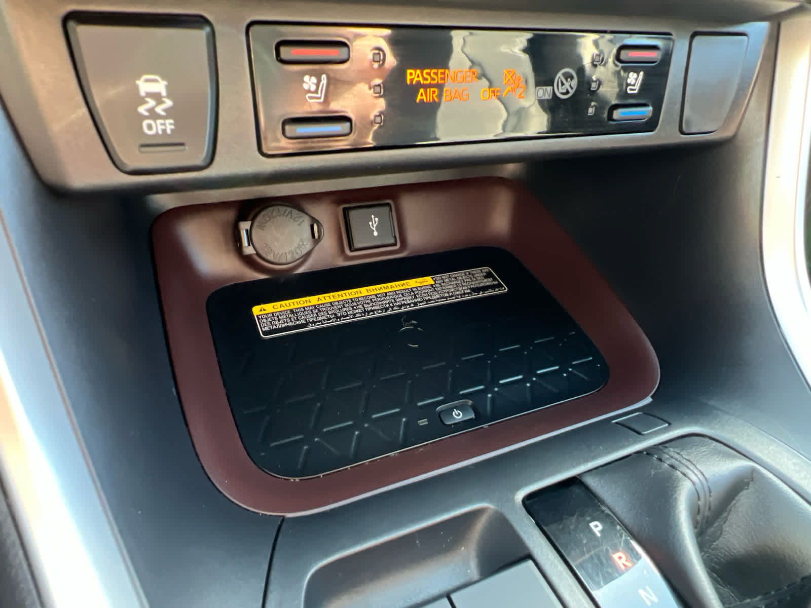 Used 2020 Toyota RAV4 Limited AWD/4WD image 23