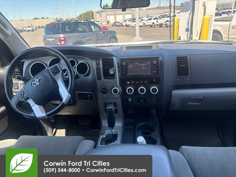 Used 2017 Toyota Sequoia SR5 AWD/4WD image 3