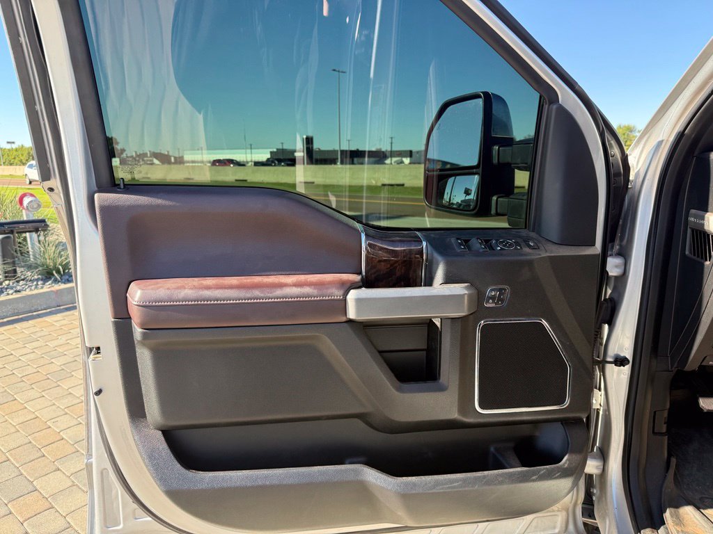 Used 2017 Ford F350 Platinum w/ Platinum Ultimate Package AWD/4WD image 11