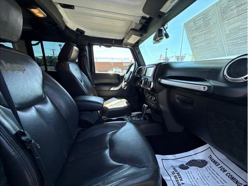 Used 2014 Jeep Wrangler Unlimited Rubicon w/ Connectivity Group AWD/4WD image 5