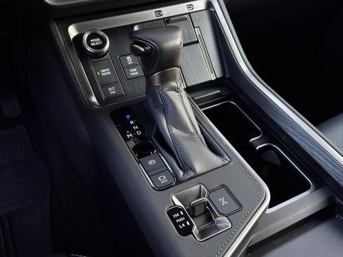 Used 2024 Lexus GX 550 GX 550 Premium w/ Accessory Package (31) image 21