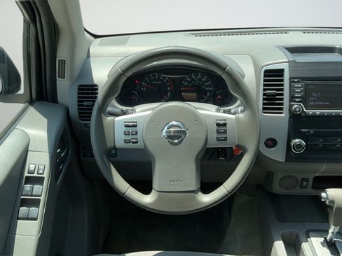 Used 2018 Nissan Frontier SV RWD image 10