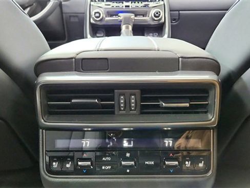 Used 2024 Lexus LX 600 4WD w/ Luxury Package image 56