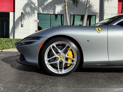 Used 2021 Ferrari Roma RWD image 13
