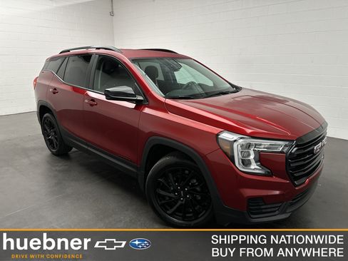 Used 2024 GMC Terrain SLE w/ Elevation Edition AWD/4WD image 1