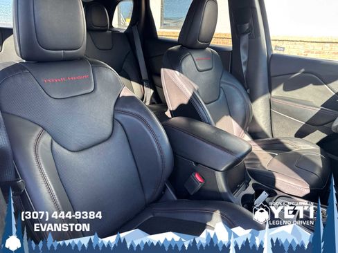 Used 2021 Jeep Cherokee Trailhawk w/ Technology Group image 14