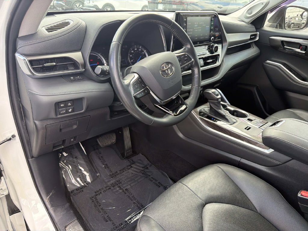 Used 2021 Toyota Highlander Limited AWD/4WD image 24