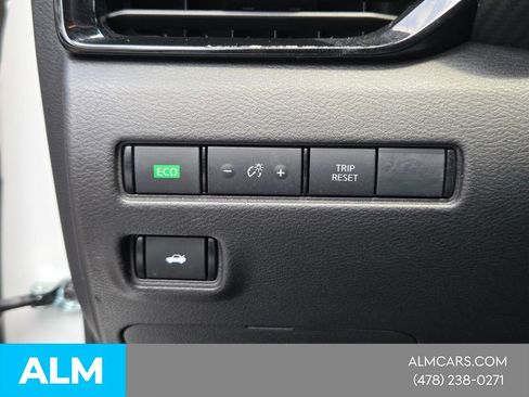Used 2024 Nissan Sentra SV FWD image 27