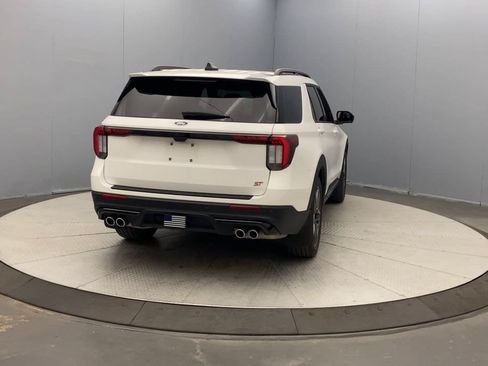 Used 2025 Ford Explorer ST w/ Sun And Sound Package AWD/4WD image 4