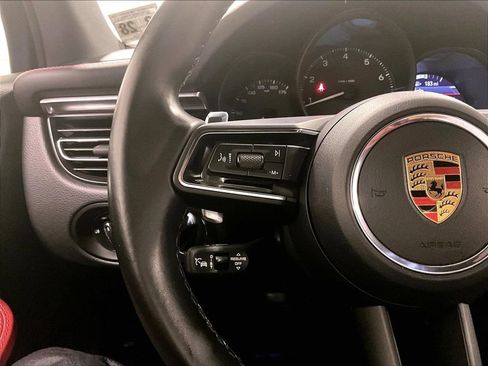 Certified 2023 Porsche Macan AWD/4WD image 23