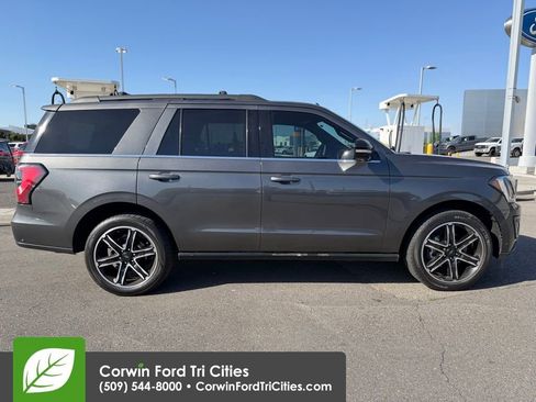 Used 2019 Ford Expedition Limited w/ Equipment Group 303A AWD/4WD image 8
