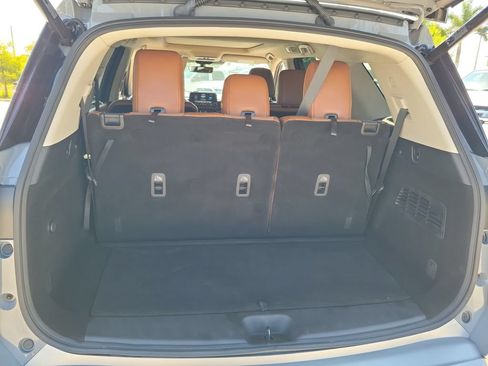 Used 2023 Nissan Pathfinder Platinum FWD image 10