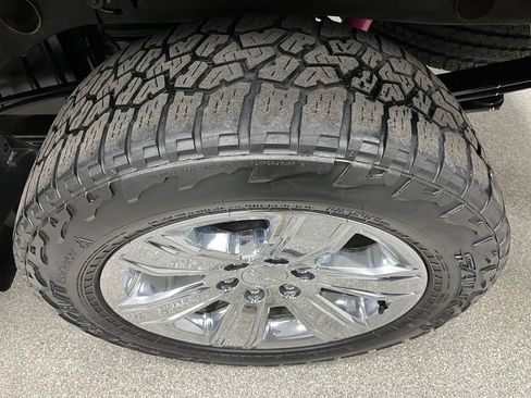 Used 2018 GMC Sierra 1500 SLT AWD/4WD image 16