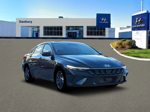 New 2026 Hyundai Elantra SEL Sport Premium image 11