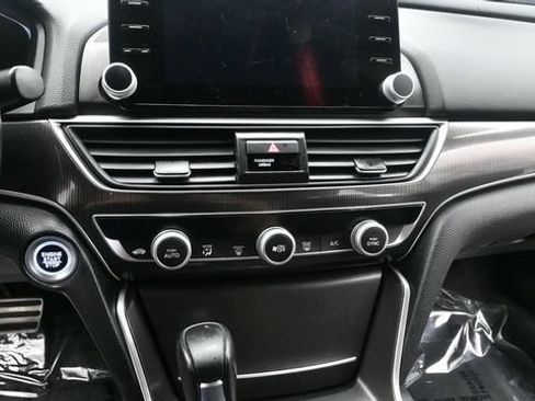Used 2018 Honda Accord Sport image 19