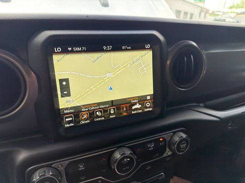 Used 2023 Jeep Gladiator Sport AWD/4WD image 15