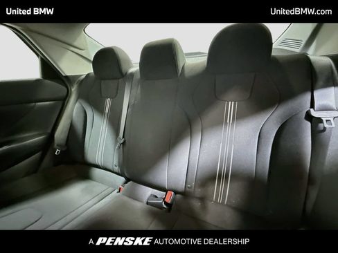 Used 2022 Hyundai Elantra SEL w/ Convenience Package FWD image 18