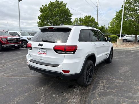 Used 2021 Jeep Grand Cherokee Freedom Edition AWD/4WD image 6