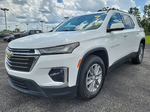 Used 2022 Chevrolet Traverse LT FWD image 3