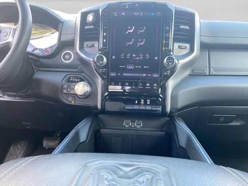 Used 2025 RAM 1500 Laramie AWD/4WD image 17