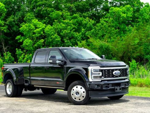 Used 2025 Ford F450 Platinum AWD/4WD image 2
