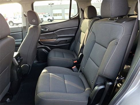 Used 2023 GMC Acadia SLE w/ Driver Convenience Package image 14