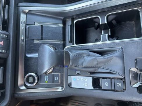 Used 2024 Lexus GX 550 w/ Accessory Package (2T) AWD/4WD image 22