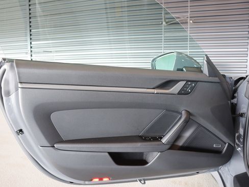 Used 2025 Porsche 911 Carrera image 31