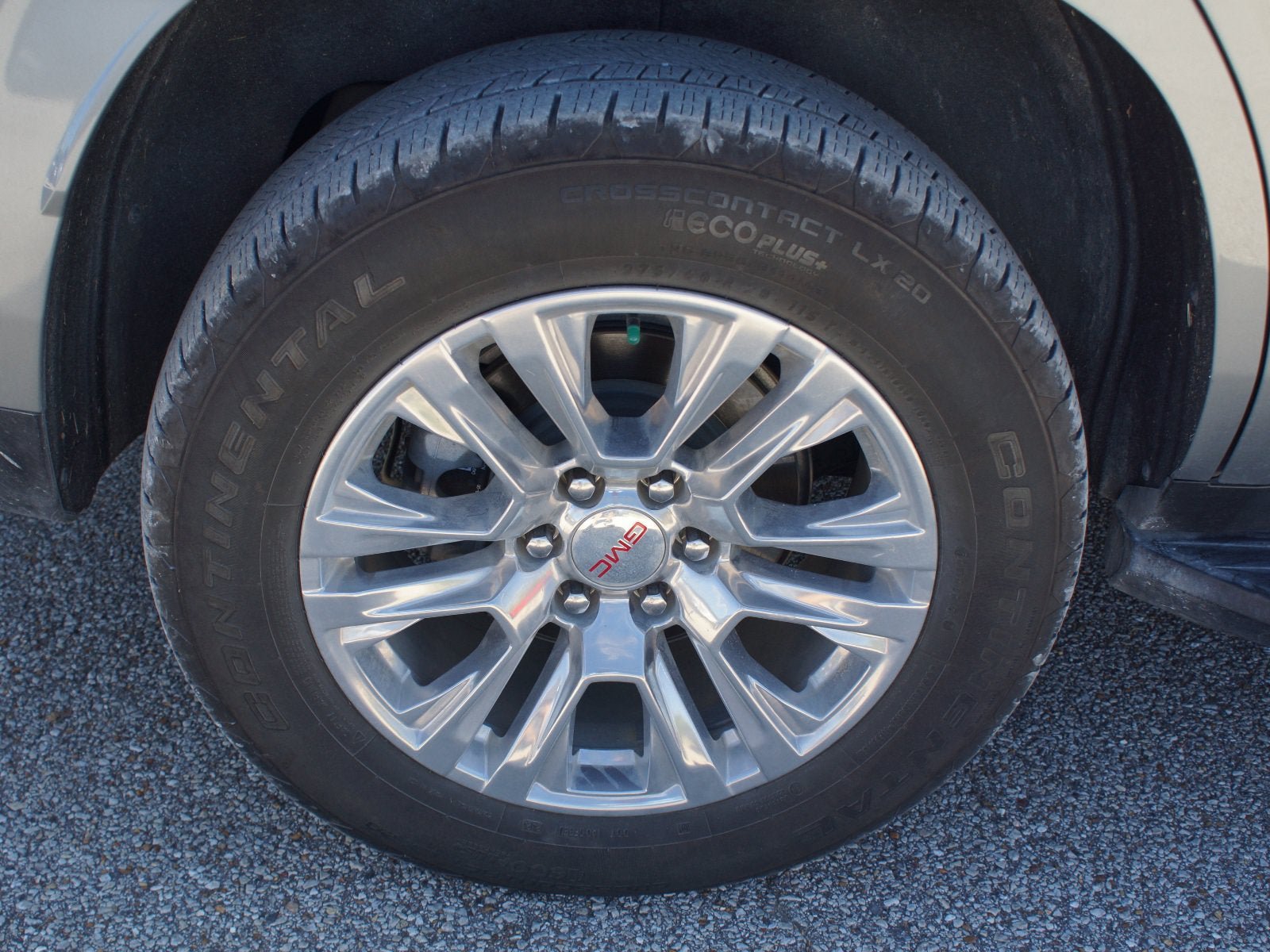 Used 2024 GMC Yukon Denali AWD/4WD image 4