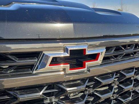Used 2023 Chevrolet Silverado 1500 ZR2 w/ Technology Package AWD/4WD image 10